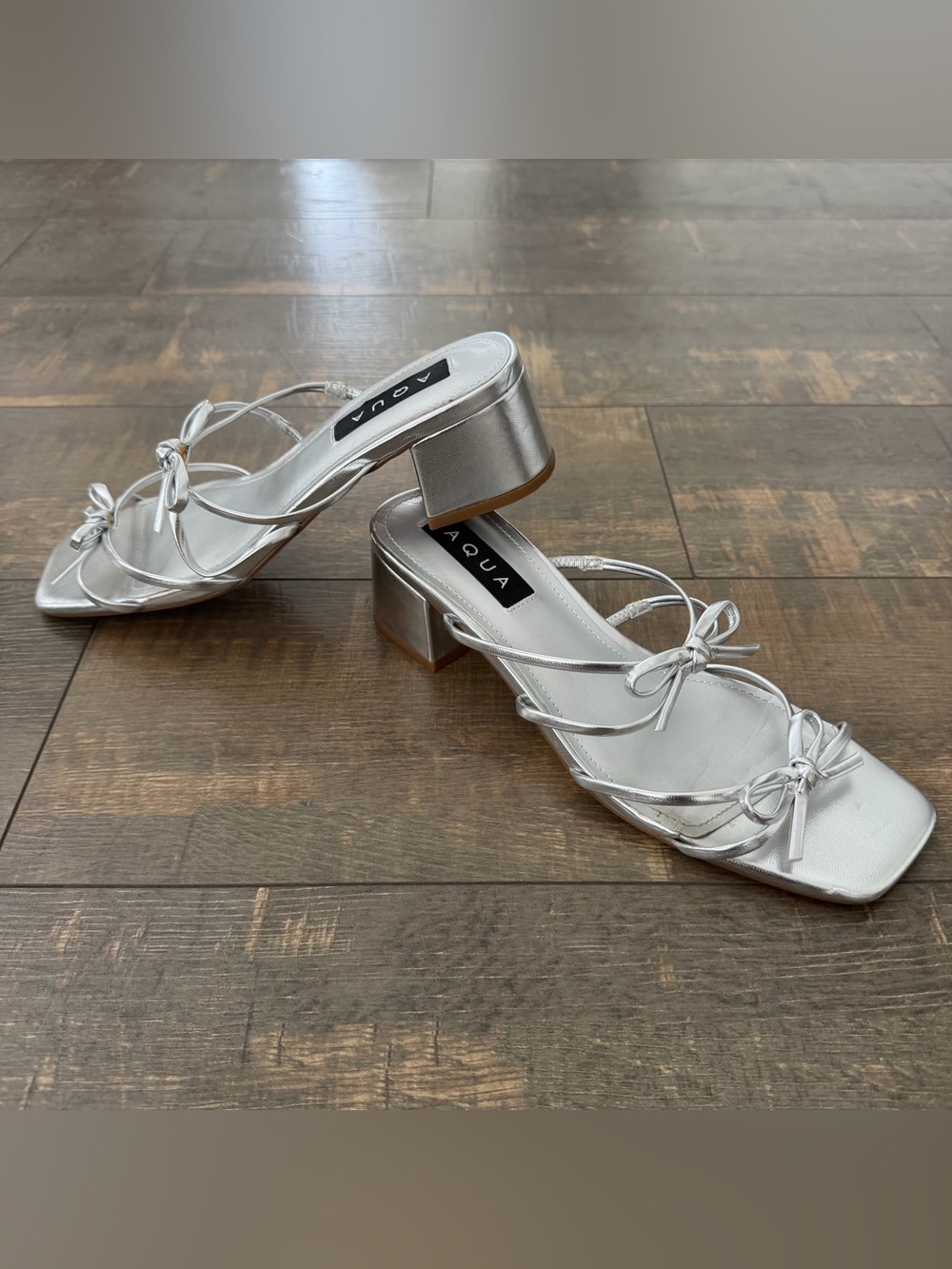 AQUA Cntia Metallic Silver Bow Square Strappy Bow Heel Sandals Shoes Size 7.5